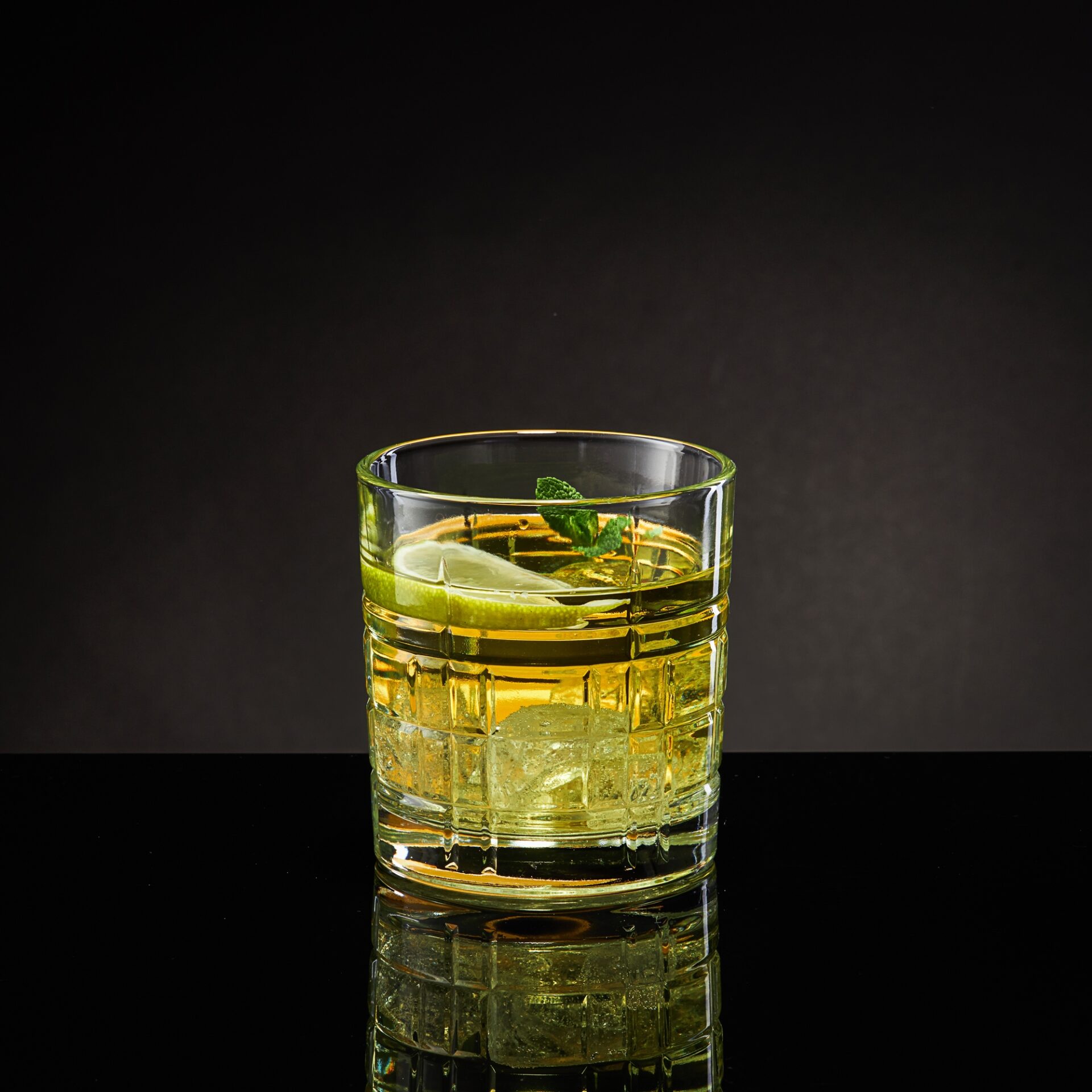 d2911deadb6d847c19c1304f80680d06